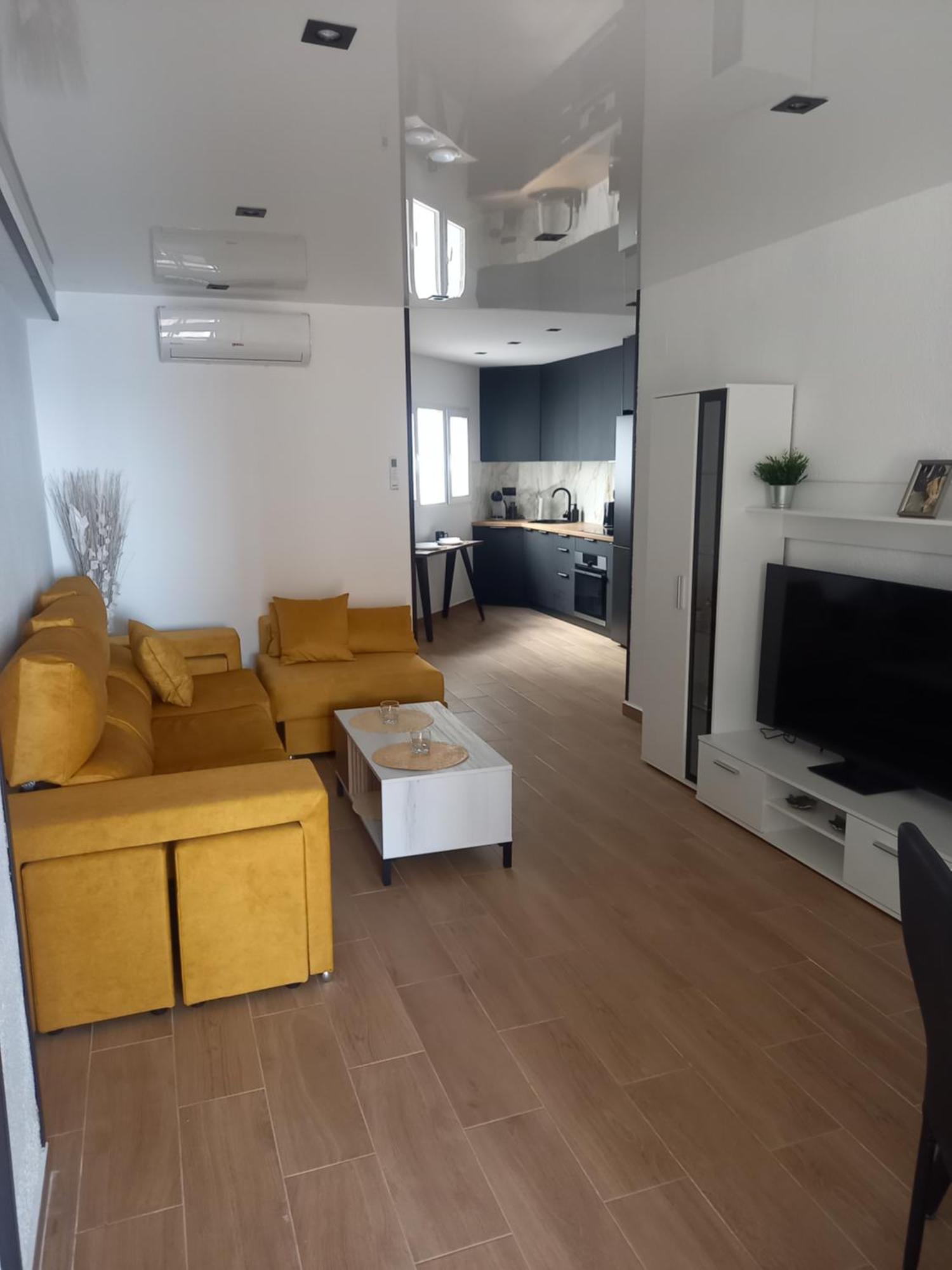 Sea View Luxury Apartment Victoria Торрев'єха Екстер'єр фото