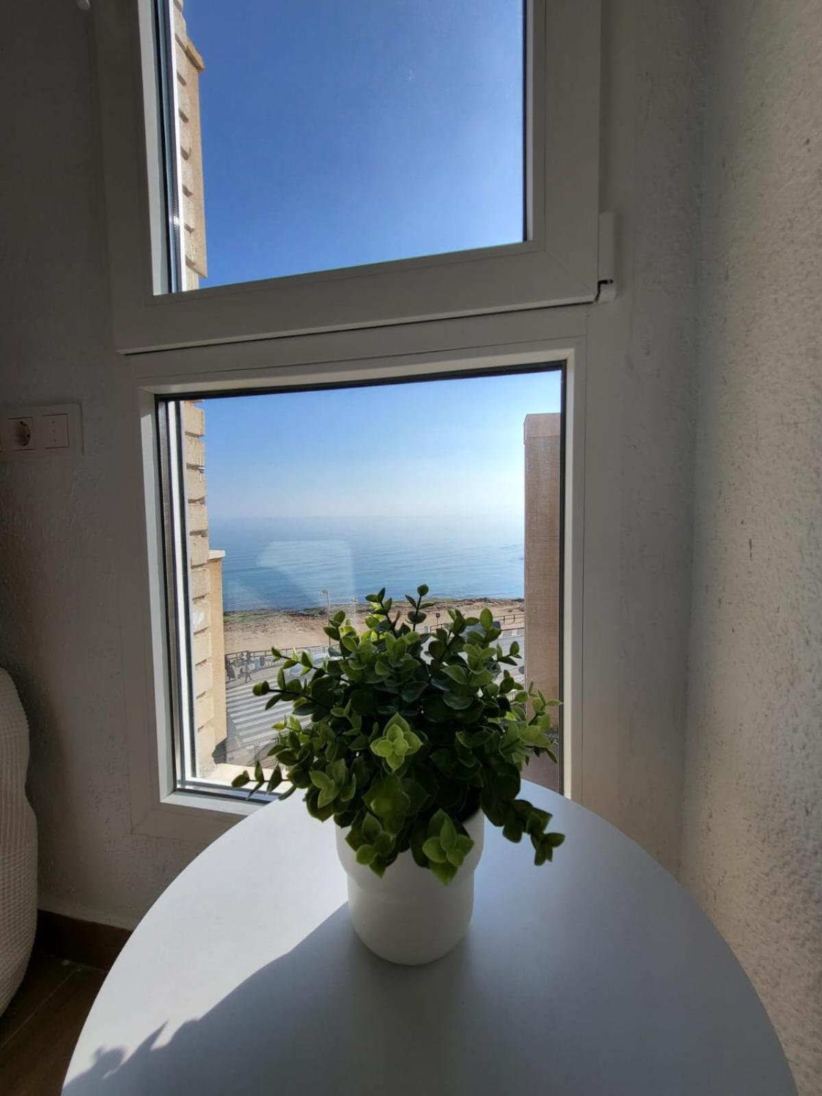 Sea View Luxury Apartment Victoria Торрев'єха Екстер'єр фото