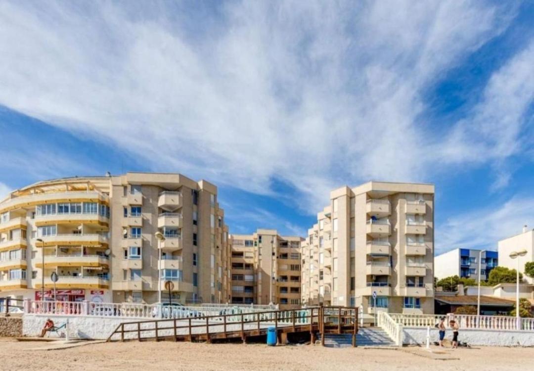 Sea View Luxury Apartment Victoria Торрев'єха Екстер'єр фото